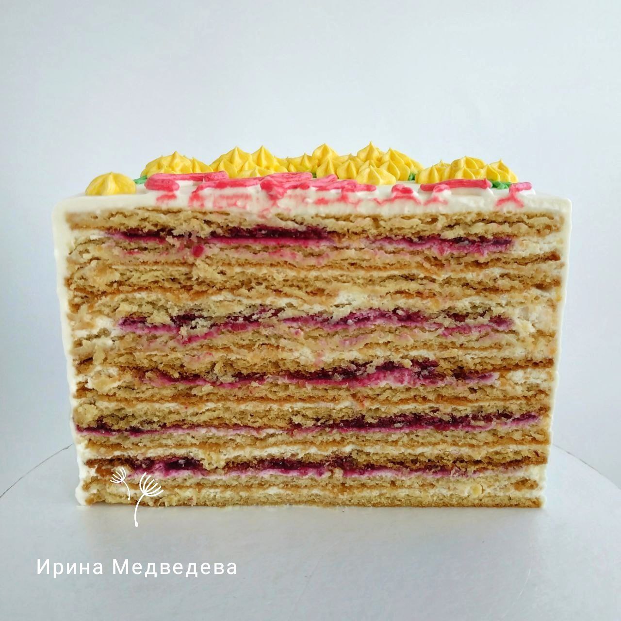 Торт “Медовик” смородина-пармезан